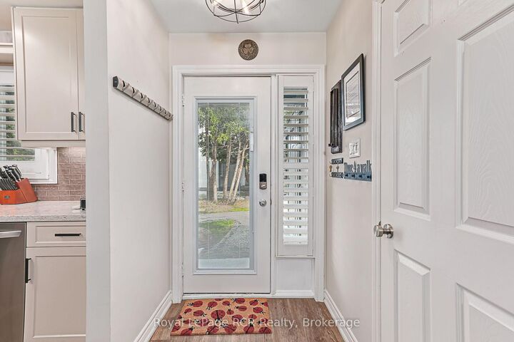 Property Photo: 12 Dawson Drive 406 ON L9Y 5B4