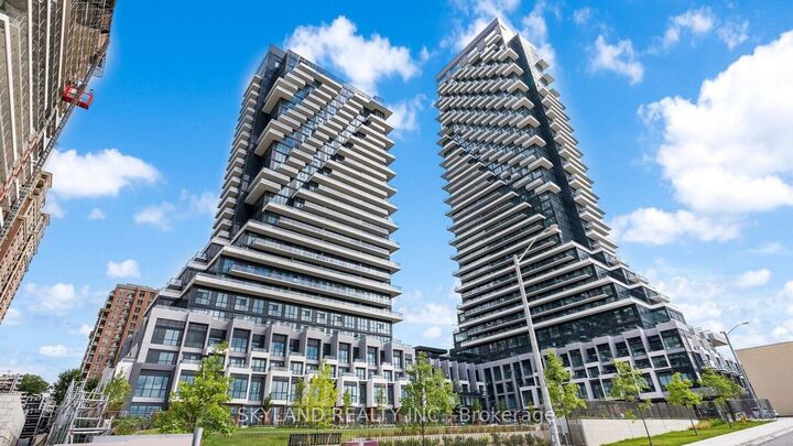 Property Photo: 30 Inn On The Park Drive Ph 09 ON M3C 0P7