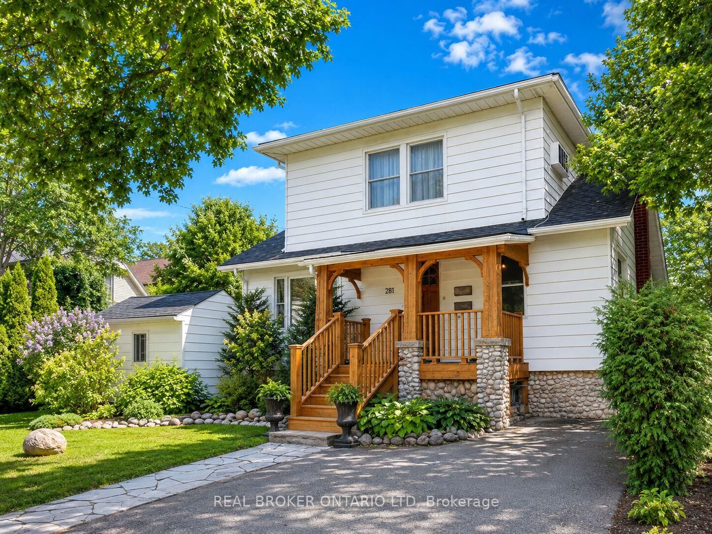 Property Photo: 281 Grosvenor Street S ON N6A 1Y9