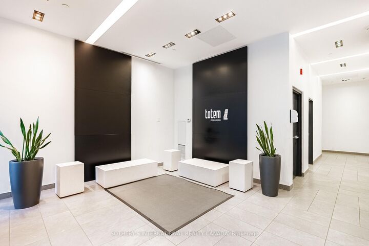 Property Photo: 17 Dundonald Street 302 ON M4Y 1K3