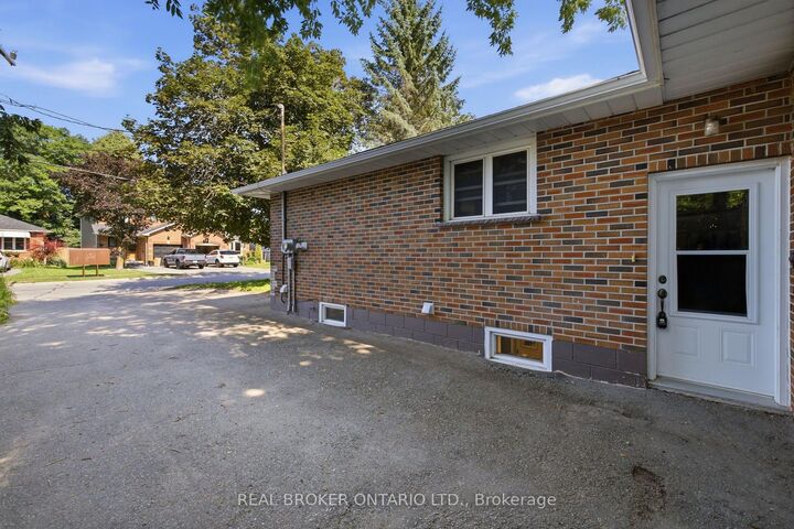 Property Photo:  40 Bascom Street Lower  ON L9P 1J3 