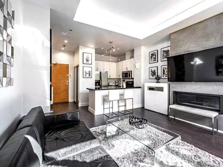 Property Photo:  8 Wellesley Street E 209  ON M4Y 3B2 