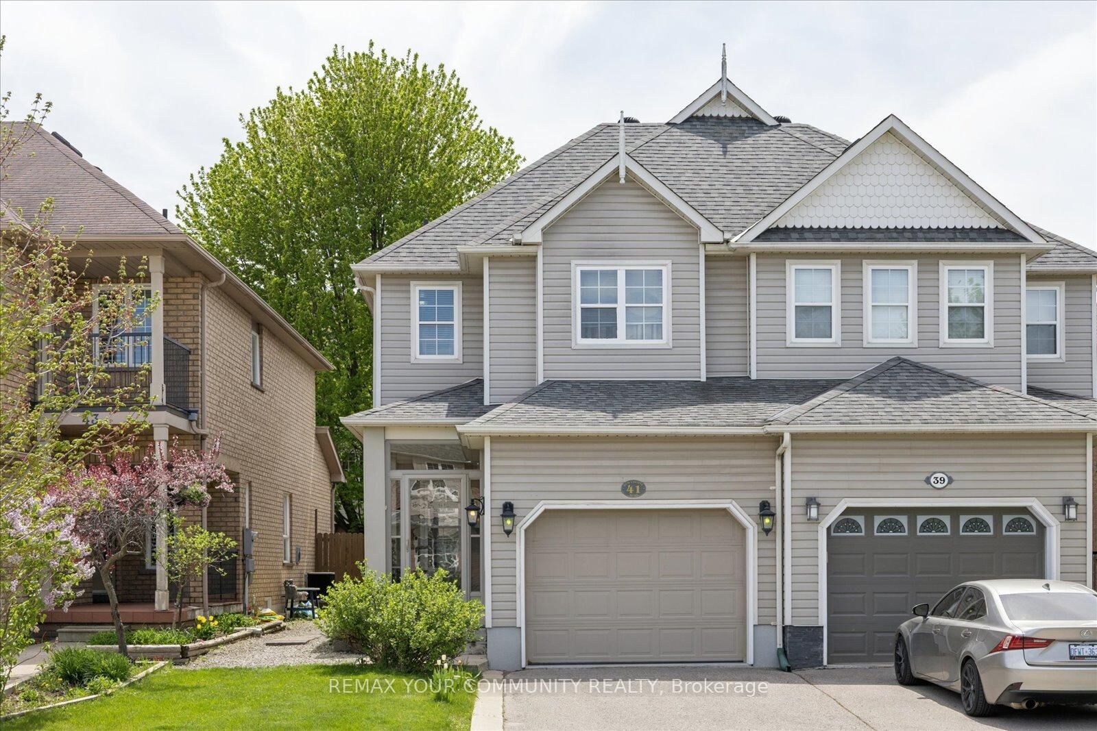 Property Photo: 41 Old Colony Road ON L4E 3V2