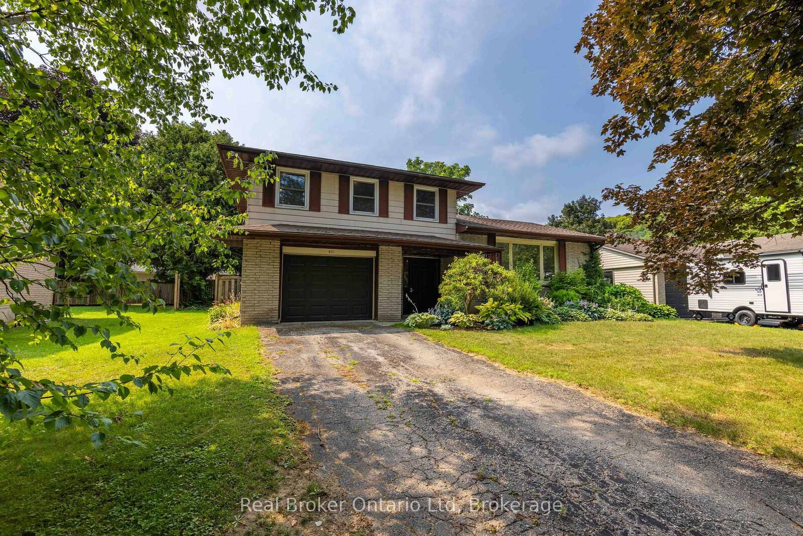 Property Photo: 481 4th 'A' Street W ON N4K 3K2