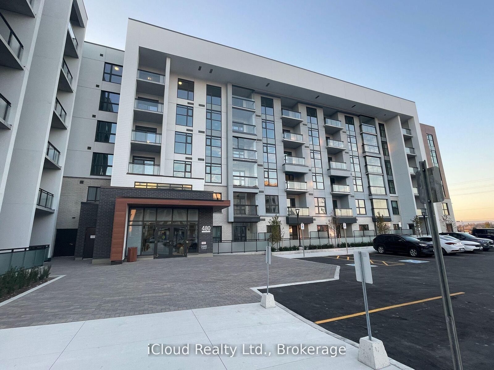 Property Photo: 470 Gordon Krantz Avenue 319 ON L9E 1Z3