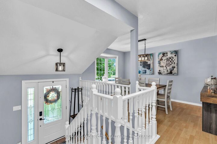 Property Photo: 80 Beckett Boulevard ON N4G 5N3