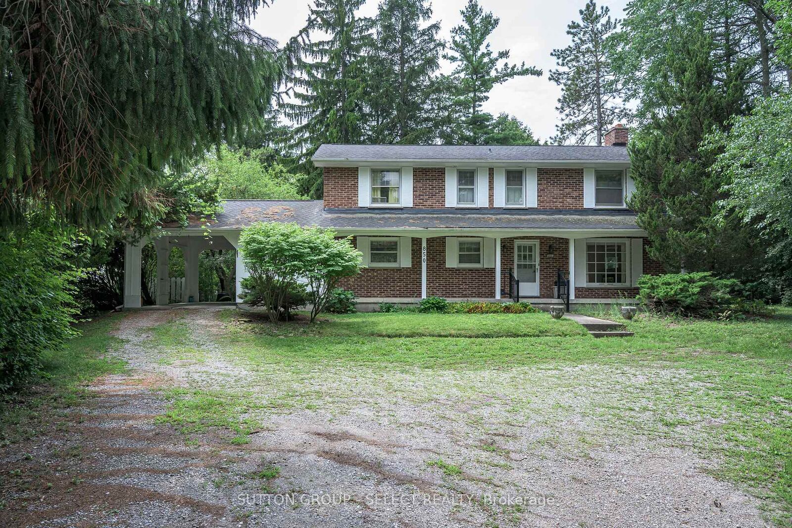 Property Photo: 850 Commissioners Road W ON N6K 1C2