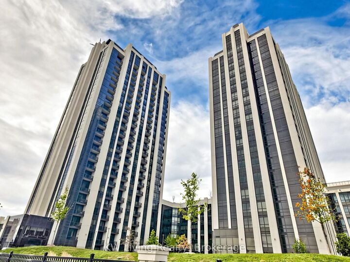 Property Photo: 9075 Jane Street 2104 ON L4K 0L7