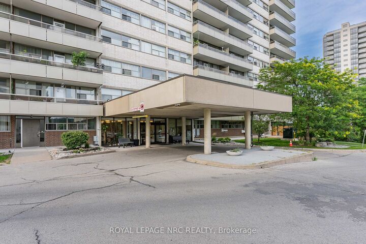 Property Photo: 215 Glenridge Avenue 1510 ON L2T 3J7