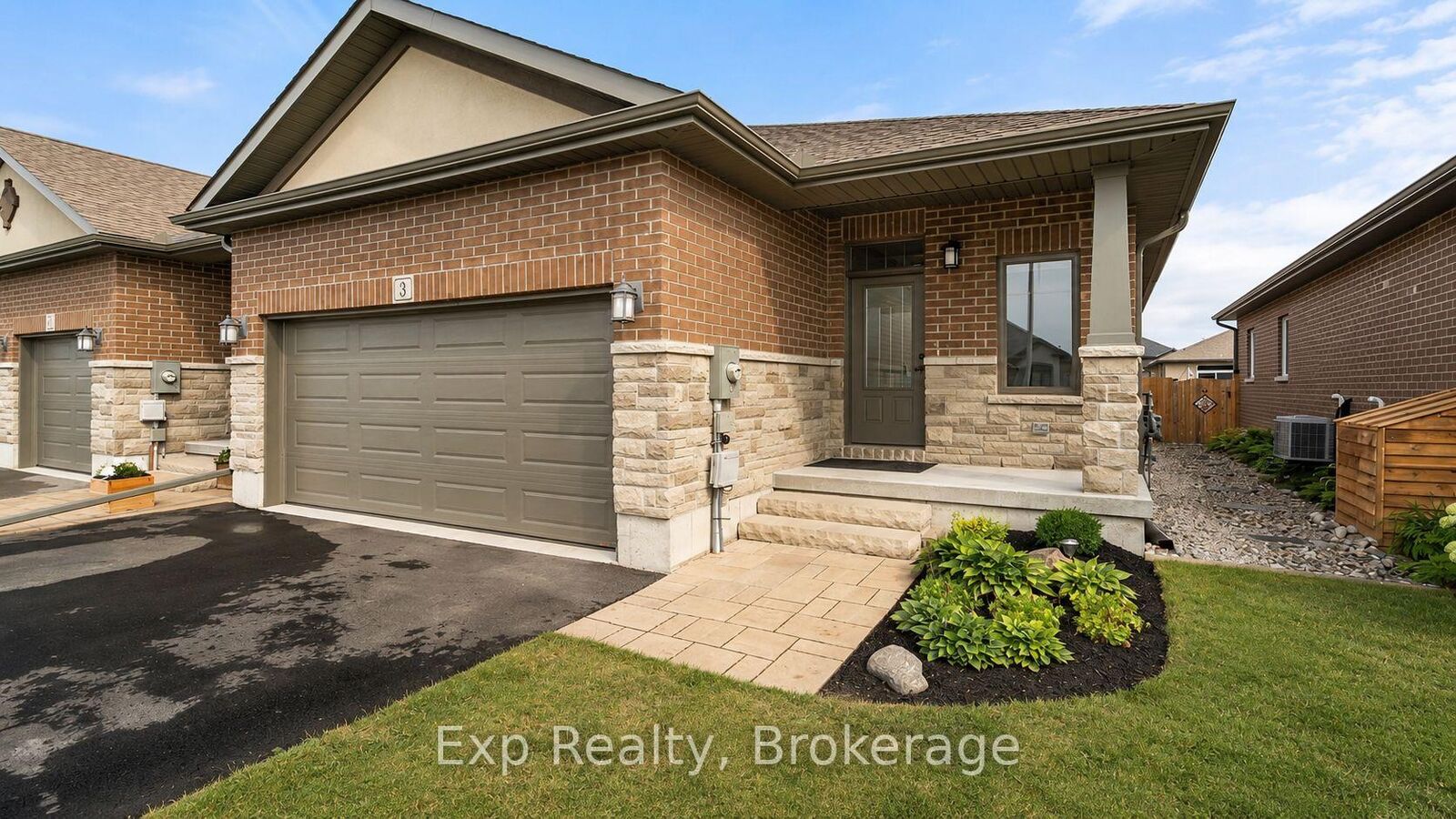 Property Photo:  3 Farmington Crescent  ON K8N 0J9 