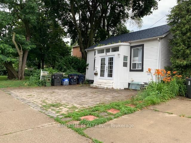 Property Photo: 966 Dundas Street E ON M4M 1R5