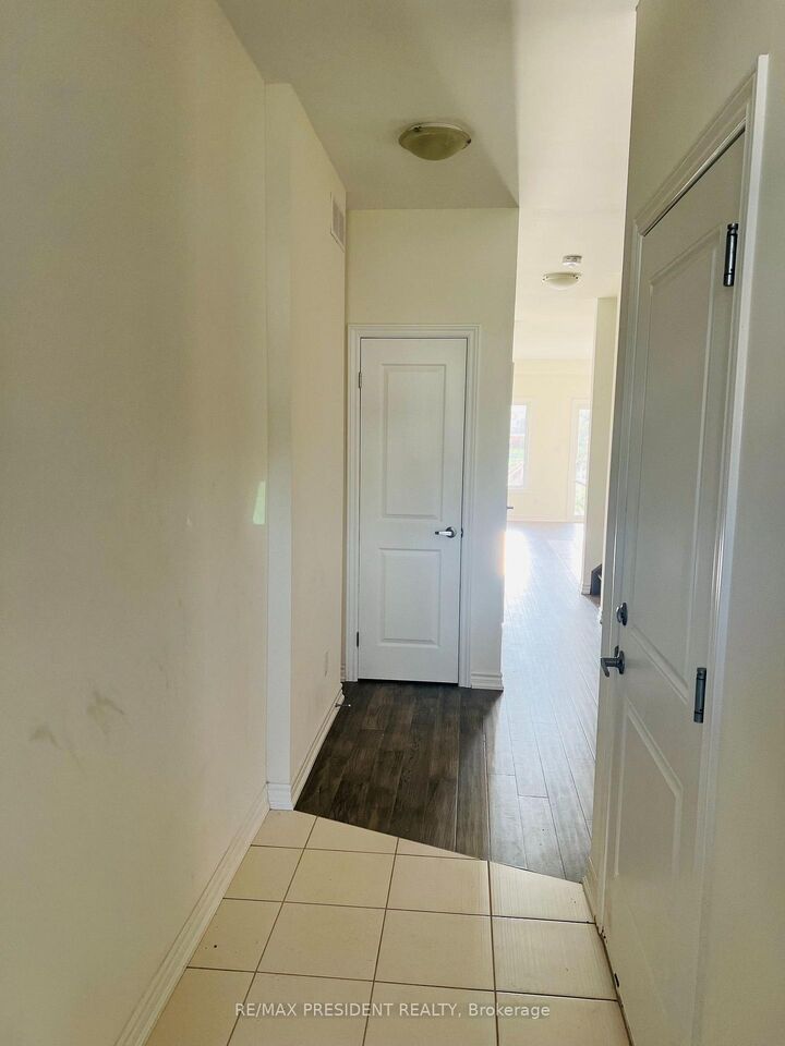 Property Photo: 304 Louise Street ON L3B 0H8