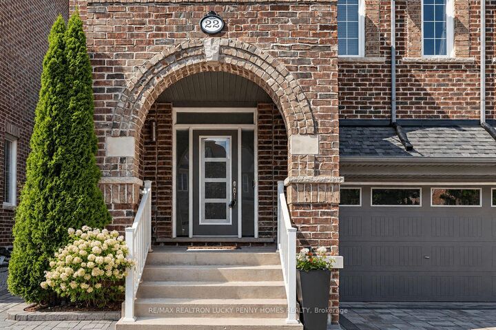 Property Photo:  22 Duke Of Cornwall Drive  ON L6C 0L3 