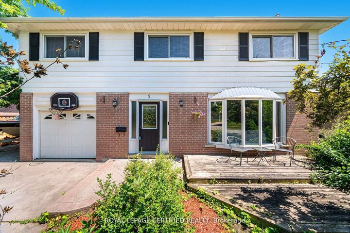 5 Stockman Crescent — photo 1