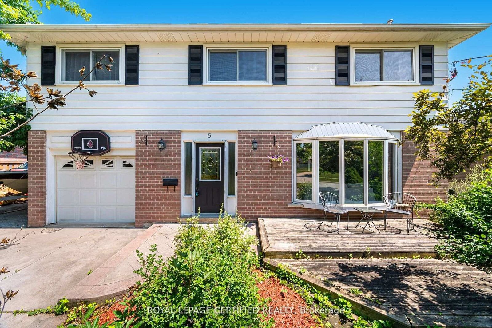 Property Photo: 5 Stockman Crescent ON L7G 1J5