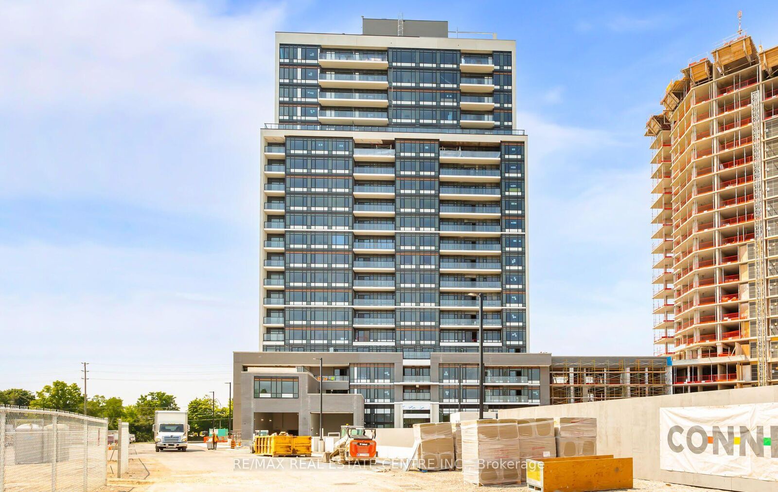 Photo de la propriété: 8010 Derry Road W 1307 ON L9T 3L3