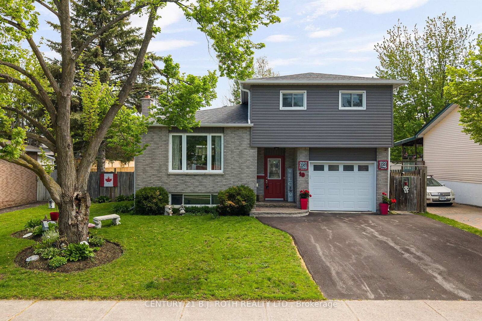 Property Photo: 10 Andrea Crescent ON L3V 6W5