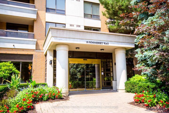 Property Photo: 18 Sommerset Way 1016 ON M2N 6X5
