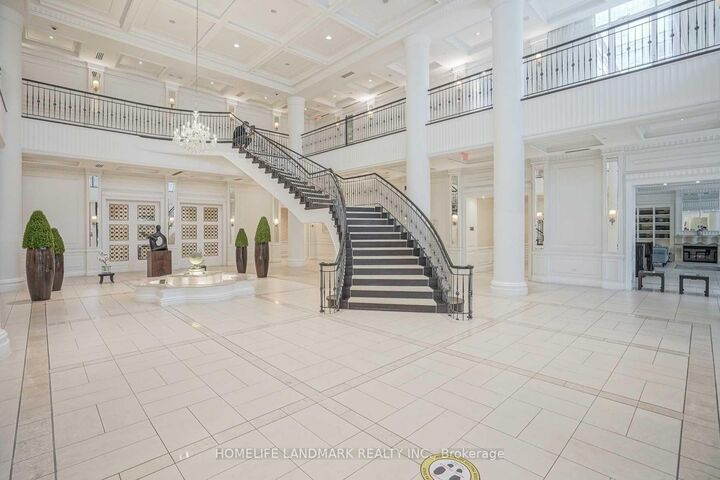 Photo de la propriété: 25 Greenview Avenue 828 ON M2M 0A5