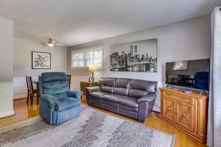 Property Photo: 62 Thorncrest Crescent ON N6J 1K3