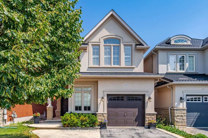 2425 Quetico Crescent — photo 1
