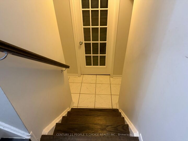 Property Photo:  2906 Peacock Drive Bsmt  ON L5M 5S2 