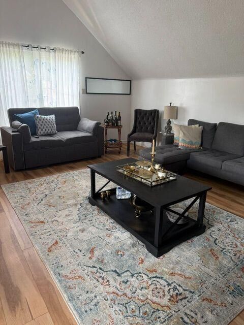 Property Photo:  539 Elgin Mills Road W 2nd Floor  ON L4C 4M3 