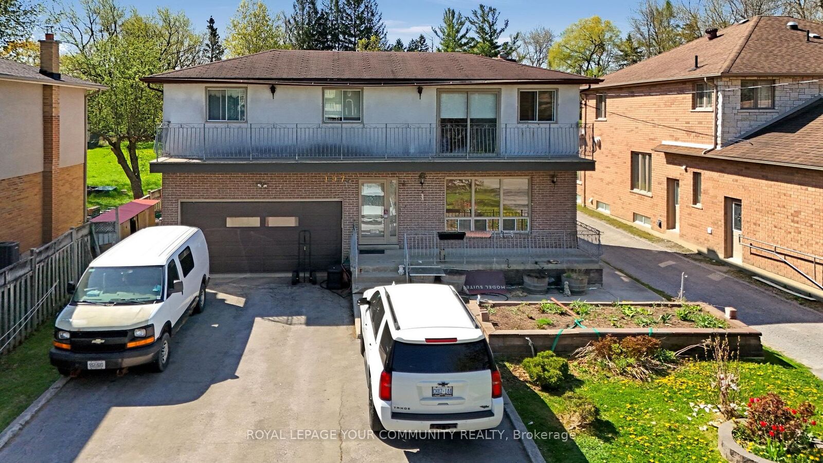 Property Photo: 197 Douglas Road ON L4E 3H5