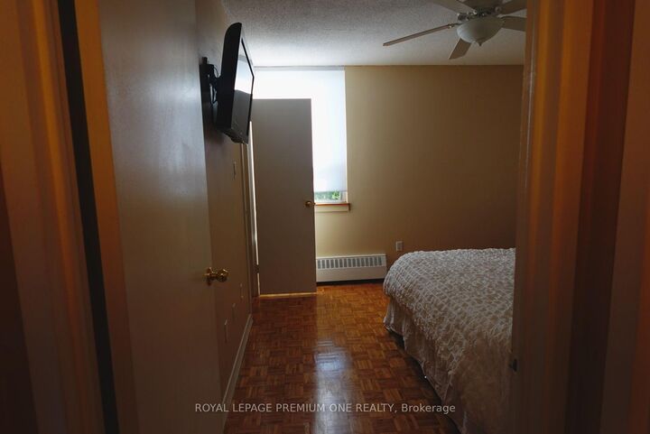 Property Photo:  3065 Queen Frederica Drive 305  ON L4Y 3A3 