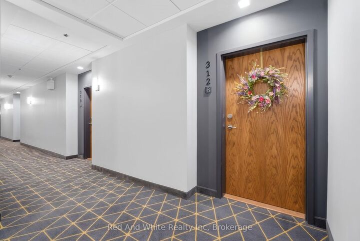 Property Photo:  251 Northfield Drive E 312  ON N2K 0G9 