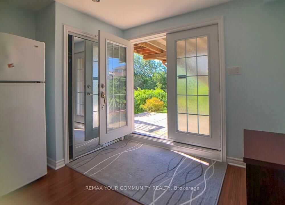 Property Photo:  57 Old Orchard Crescent  ON L4S 0A2 