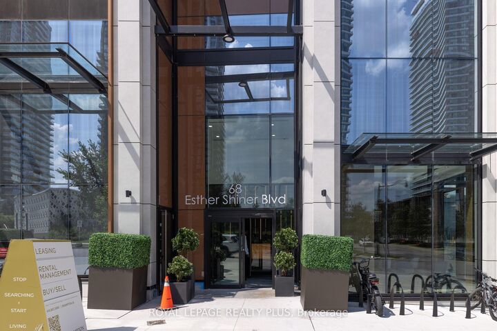 Property Photo: 68 Esther Shiner Boulevard 662 ON M2K 0J6