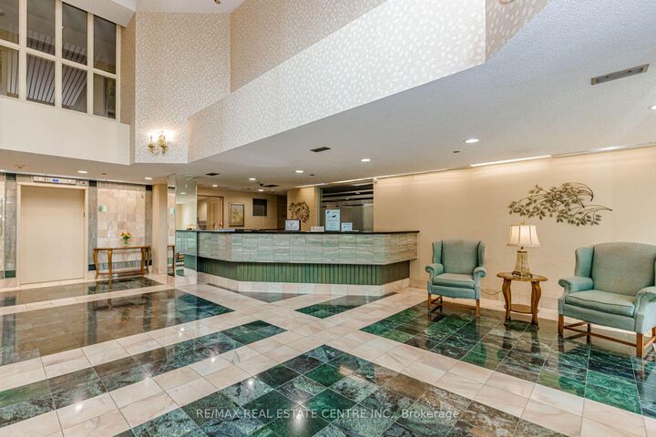 Photo de la propriété:  310 Mill Street S 104  ON L6Y 3B1 