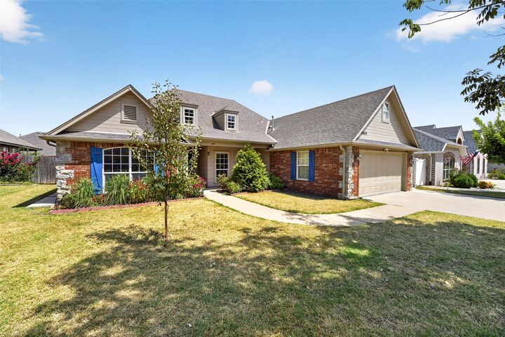 Property Photo: 13429 E 43rd Place S OK 74134