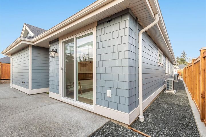 Property Photo: 408 Hummingbird Pl BC V9P 1K1