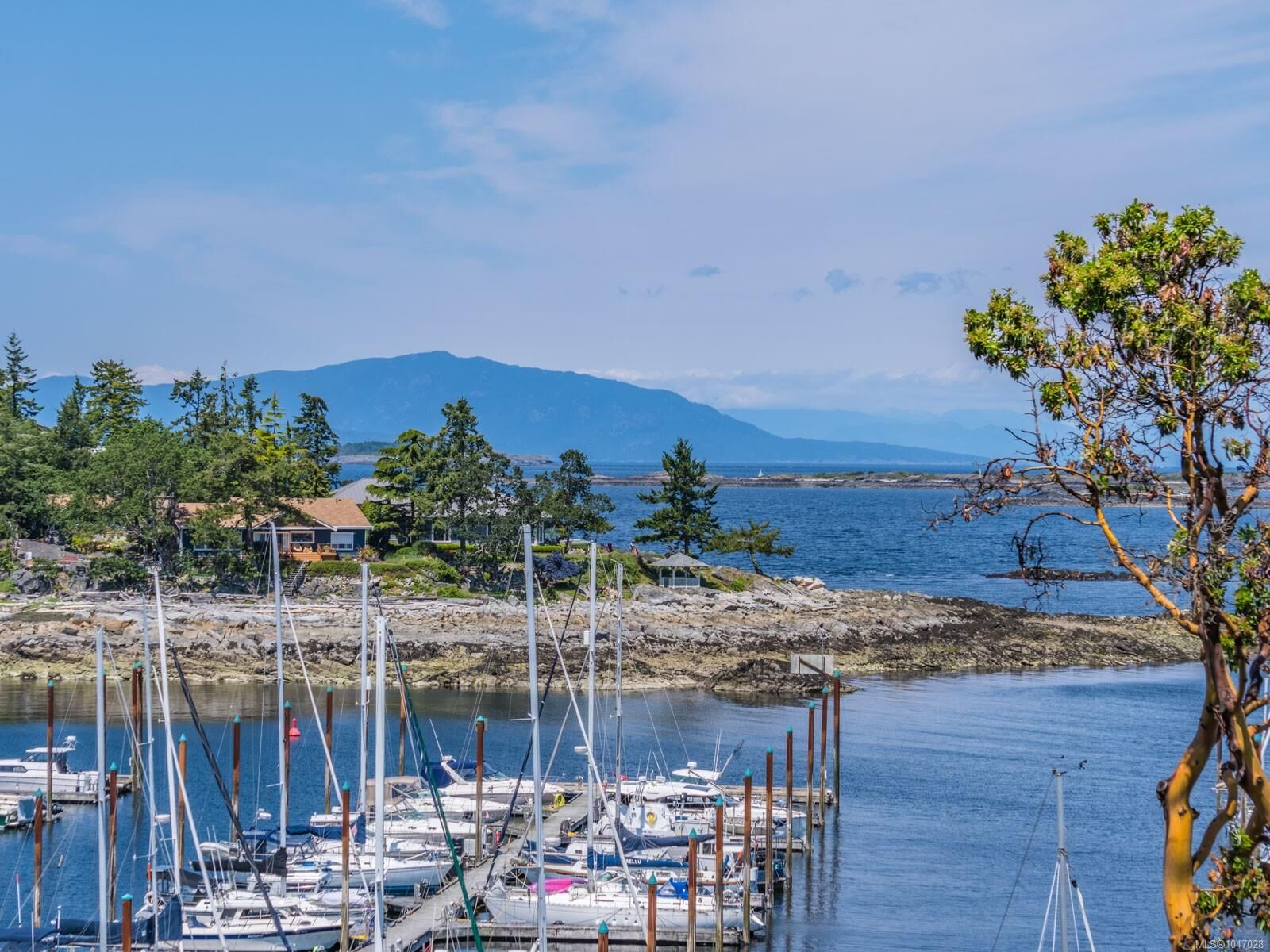 Property Photo: 3555 Outrigger Rd #404 BC V9P 9K1