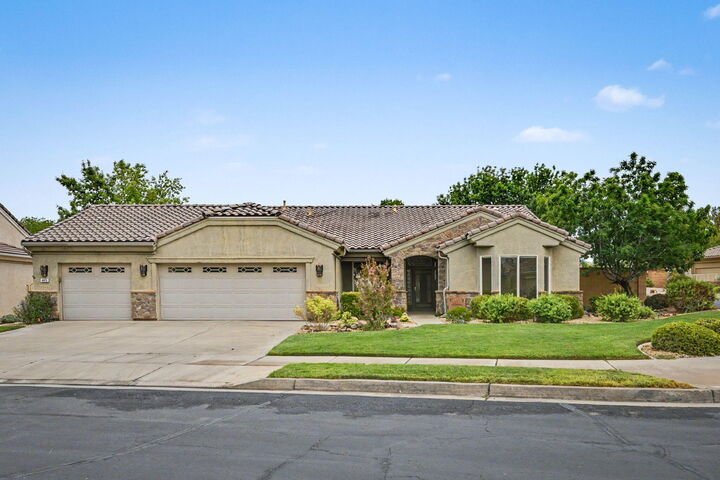 Property Photo:  4475 S Round Hill Dr  UT 84790 