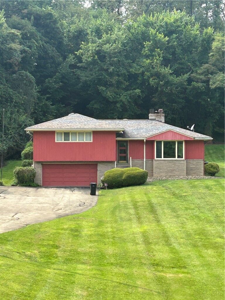 Property Photo:  1820 Greenock Buena Vista Rd  PA 15135 