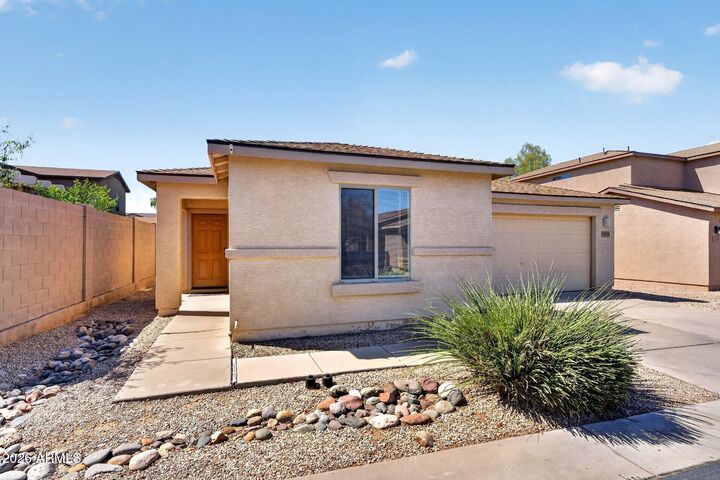 Property Photo:  2551 E Meadow Chase Drive  AZ 85140 