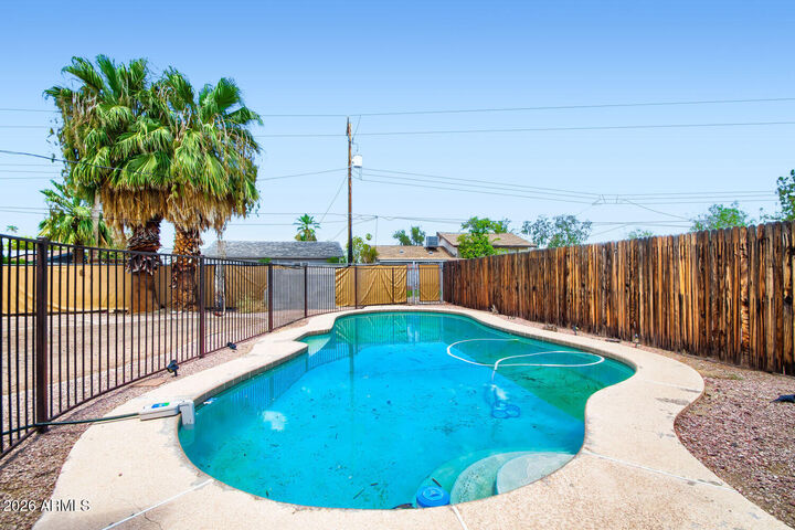 Property Photo:  116 E Manhatton Drive  AZ 85282 