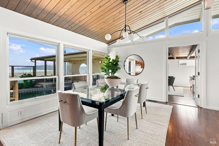 Property Photo: 64 Via La Cumbre CA 94904