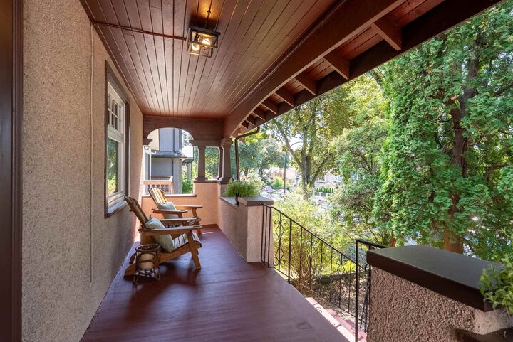 Property Photo: 4504 Beatrice Street BC V5N 4J2