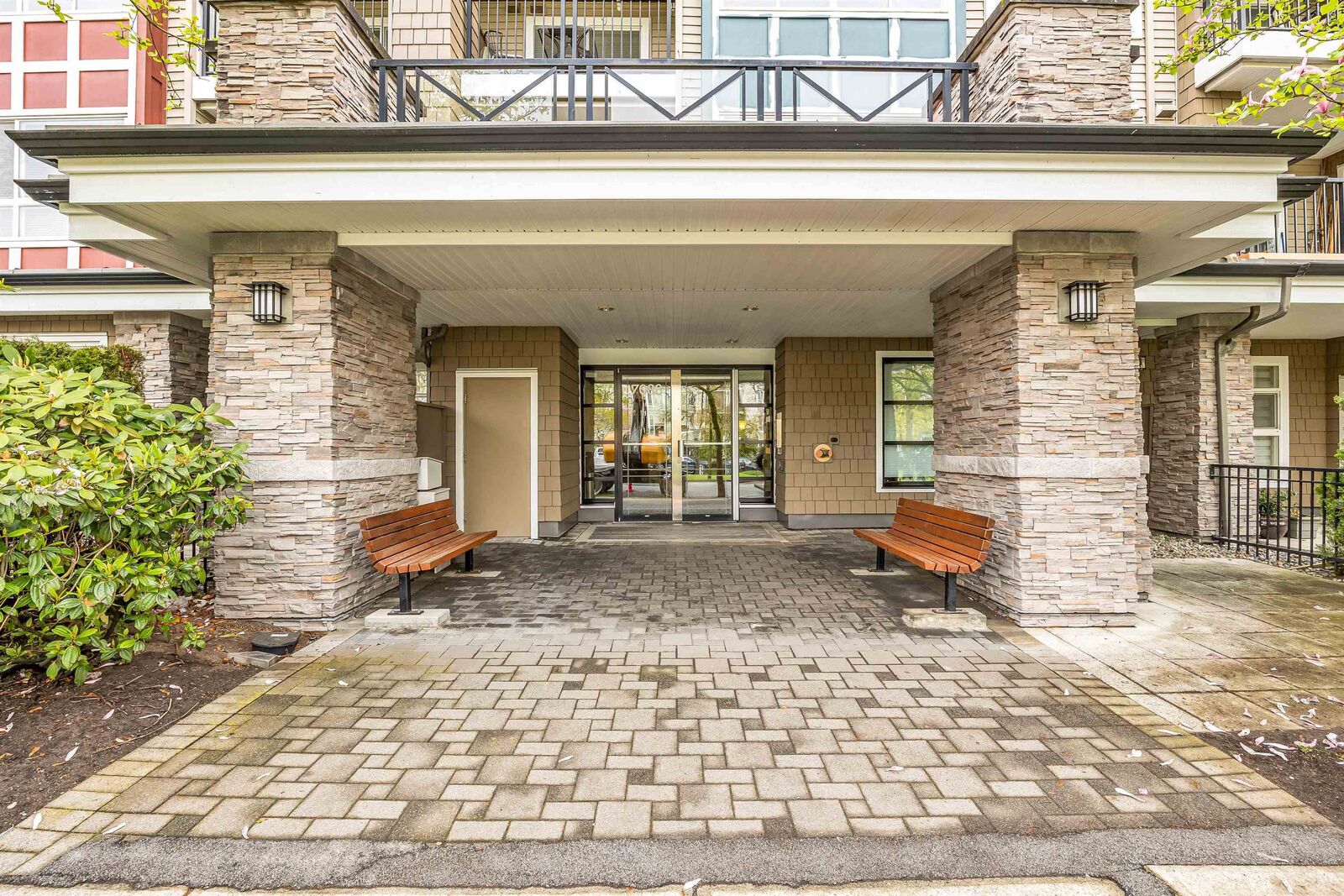 Property Photo: 7088 Mont Royal Square 403 BC V5S 4X7