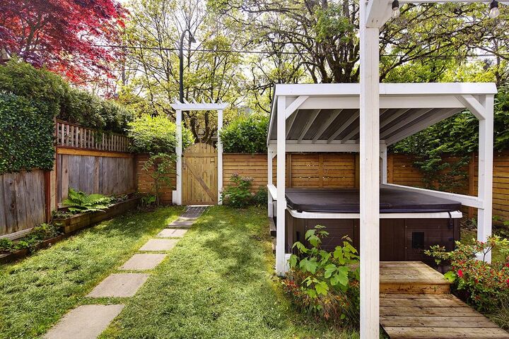 Property Photo: 2977 W 6th Avenue BC V6K 1X4