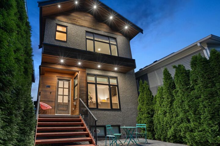 Property Photo: 285 E 19th Avenue BC V5V 1J3