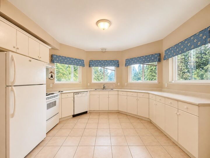Property Photo:  1625 Parkway Blvd  BC V3E 3M7 