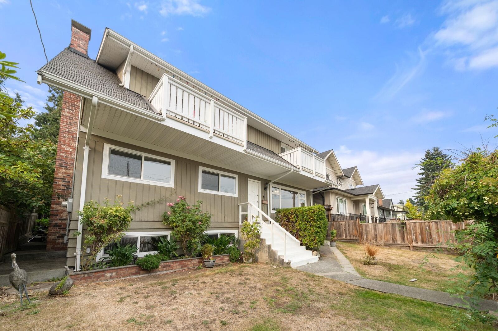 Property Photo: 462 E 4th Street BC V7L 1J5