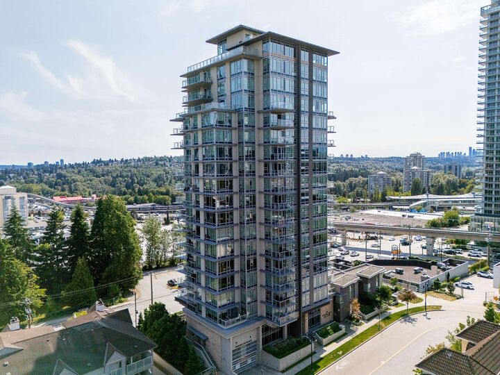 518 Whiting Way 1803 — photo 1