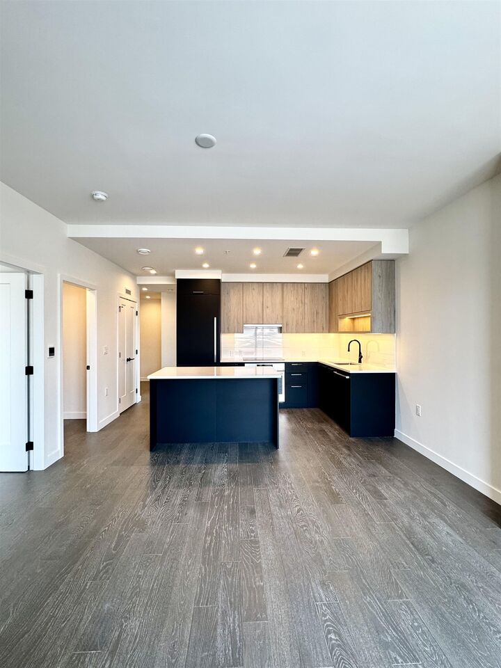 8398 Oak Street 211 — photo 1