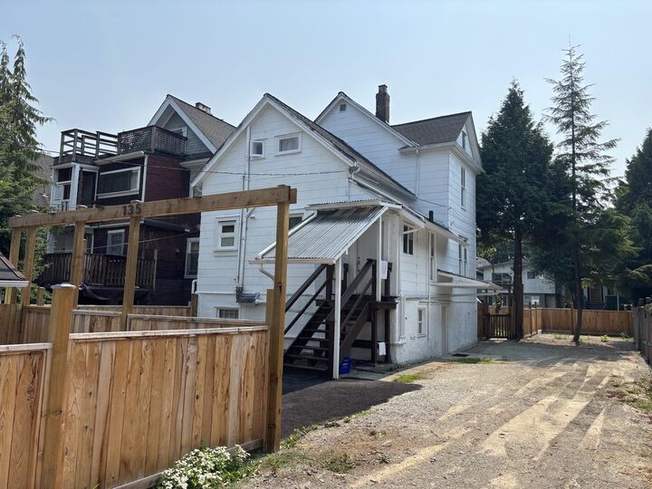 Property Photo:  135 W 12th Avenue  BC V5Y 1T6 